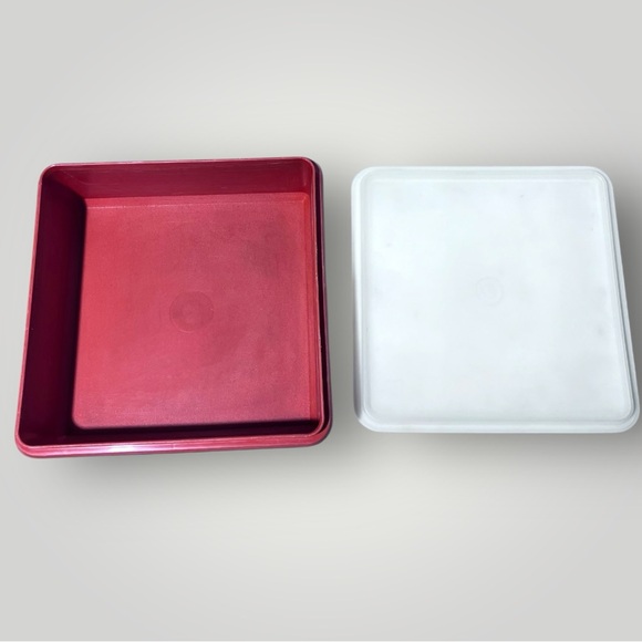 **Vintage Tupperware Square Container with Lid - Picture 2 of 13